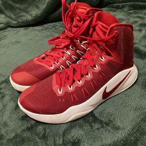 Nike hyperdunk basketball shoes